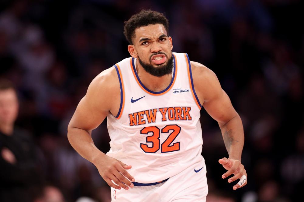 在边路防守 在边路防守