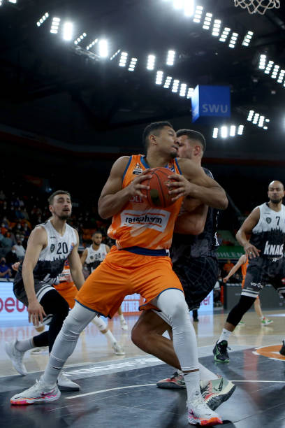 带着自信的 带着自信的