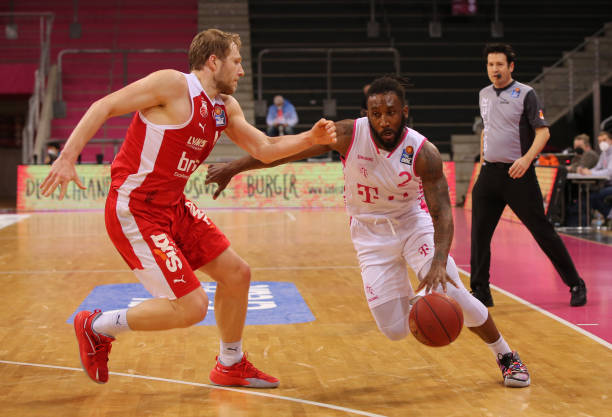 仍是裁判 仍是裁判